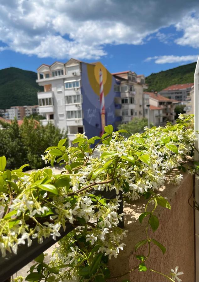 Apartmani Goran I Jelena Zec Budva Ngoại thất bức ảnh