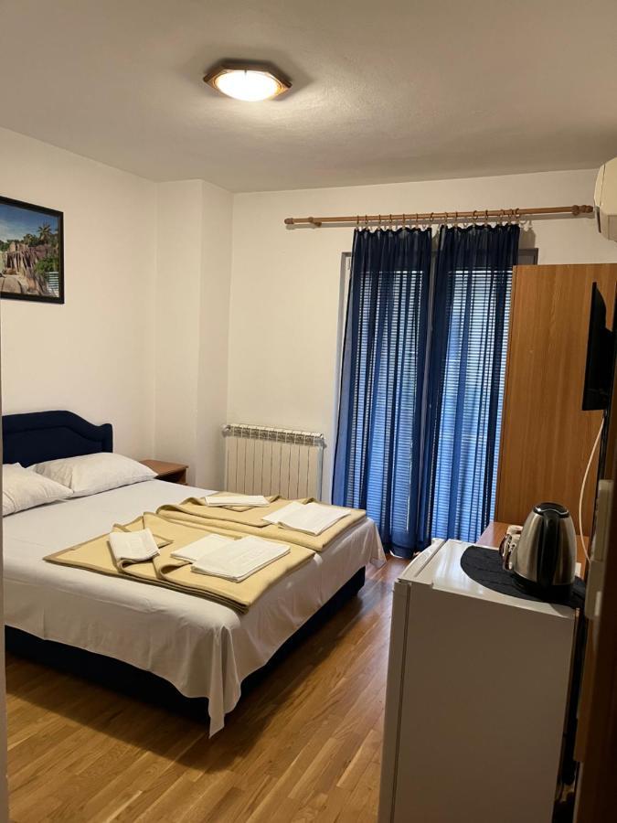 Apartmani Goran I Jelena Zec Budva Ngoại thất bức ảnh