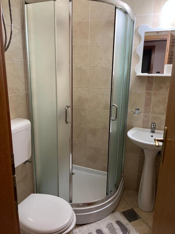 Apartmani Goran I Jelena Zec Budva Ngoại thất bức ảnh