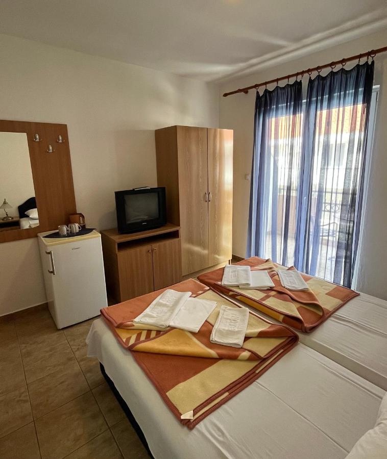 Apartmani Goran I Jelena Zec Budva Ngoại thất bức ảnh