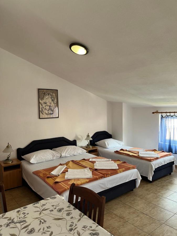 Apartmani Goran I Jelena Zec Budva Ngoại thất bức ảnh