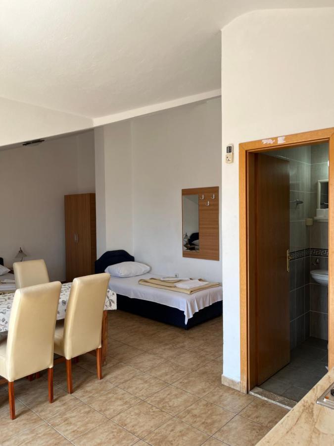 Apartmani Goran I Jelena Zec Budva Ngoại thất bức ảnh