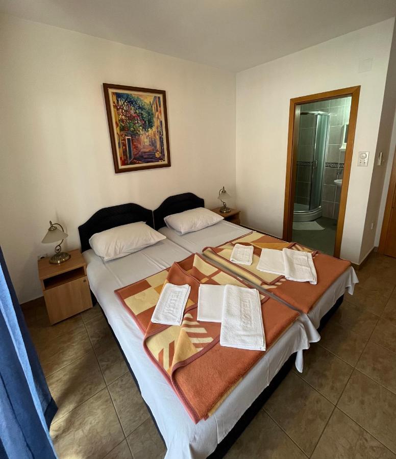Apartmani Goran I Jelena Zec Budva Ngoại thất bức ảnh