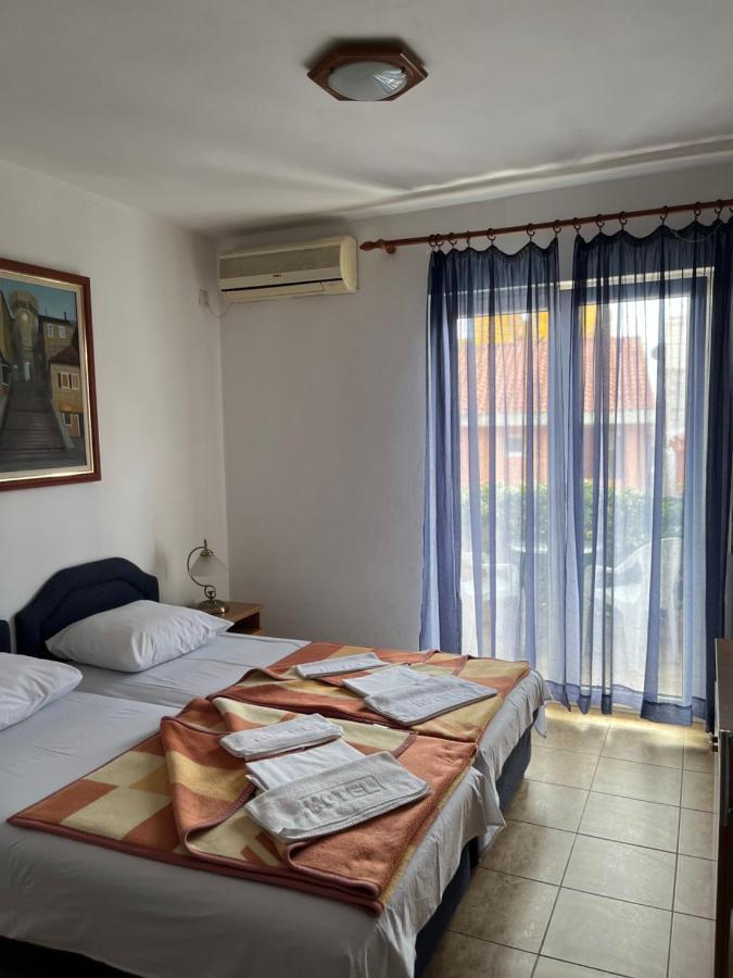 Apartmani Goran I Jelena Zec Budva Ngoại thất bức ảnh