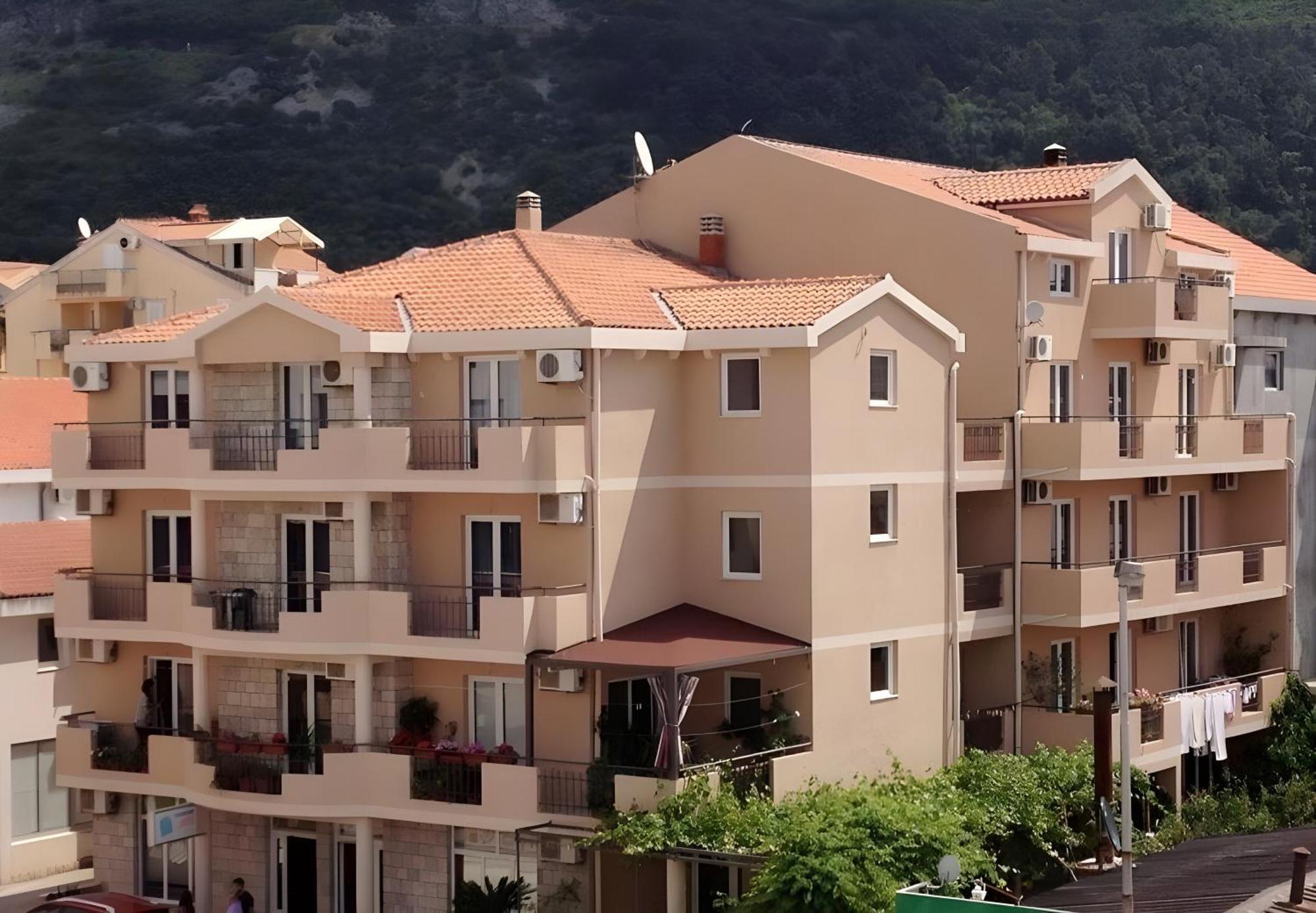Apartmani Goran I Jelena Zec Budva Ngoại thất bức ảnh